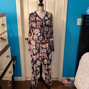 Women’s Disney Holiday Gingerbread Pajama Set